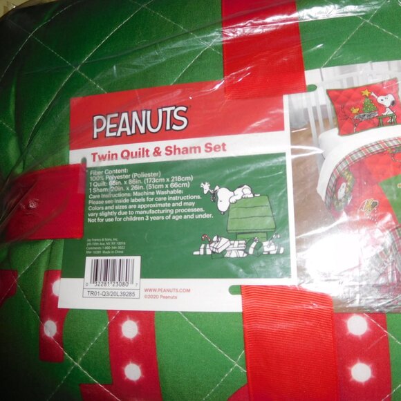 NEW NWT PEANUTS SNOoPY QUILT AND SHAM SET CHRISTMAS THEMED TWIN SIZE woodstock - Picture 8 of 10